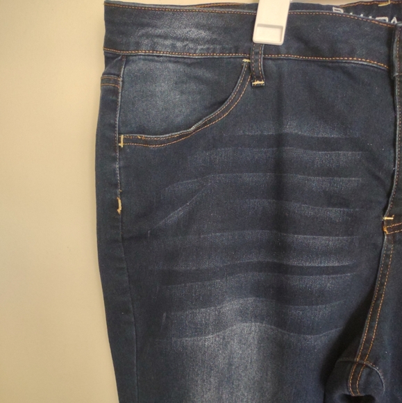 Rampage Women's Plus Size 24W Dark Wash Jeans - Picture 7 of 12